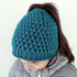 Messy bun hat with bubbles Ponytail beanie for girls and women Running toque pattern Crochet Winter cap with hair hole