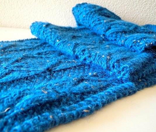 Knitting pattern for lace scarf in bulky alpaca yarn Somewhat Blue