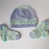 Strickanleitung Baby-Set, Baby-Söckchen und Babymütze mit Lochmuster, ca. 2 - 6 Monate