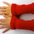 gestrickte Armstulpen mit Zierrand