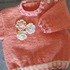 Strickanleitung Baby Pulli mit Häkelblümchen Größe 56/62!