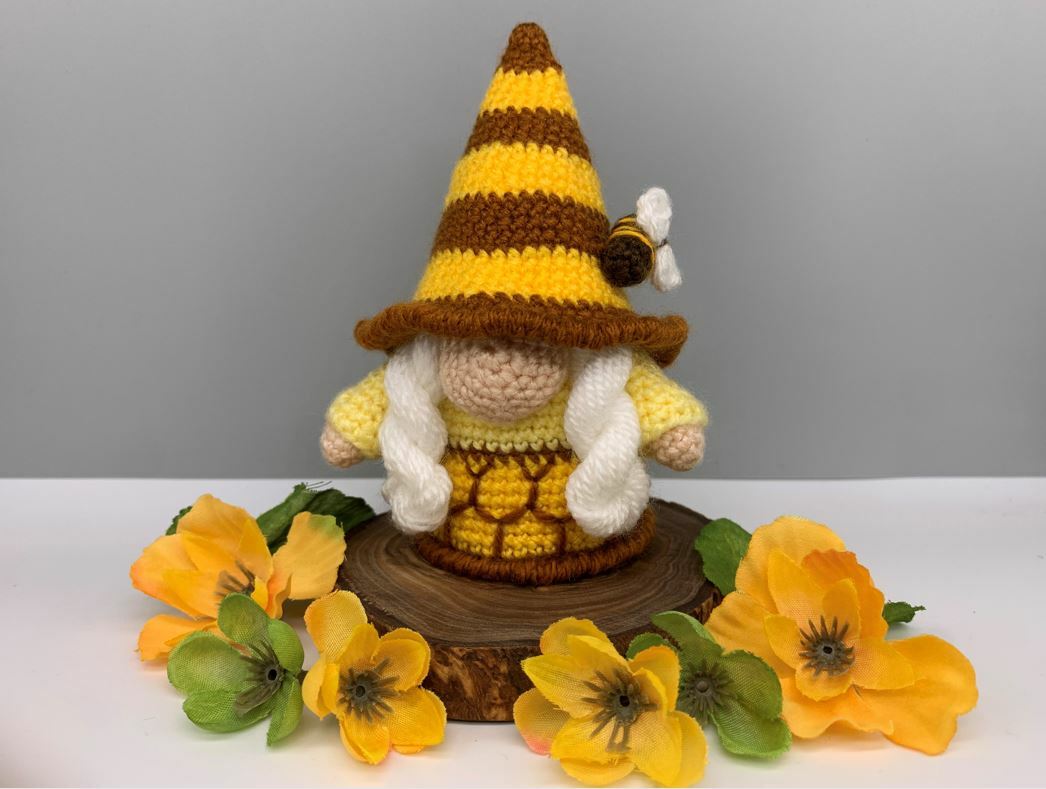 Pattern Bee Gnome I - Photos and pictures