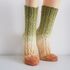 Wave - Socken mit einfachem Zopfmuster