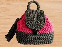 Crochet Round Bag with Raffia Yarn