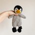 Baby Pinguin crochet pattern. Pinguin snuggler for babys and toddlers