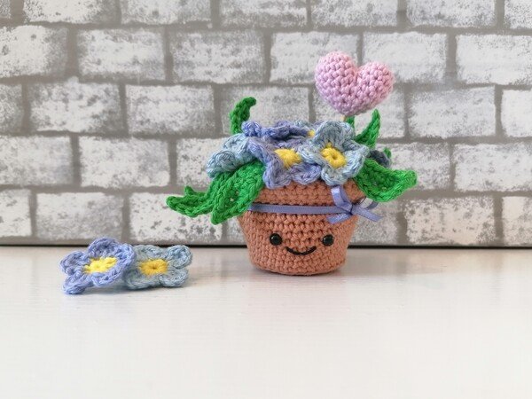 Crochet Flower Bouquet Pattern Pot of Forget-me-nots with Heart Amigurumi