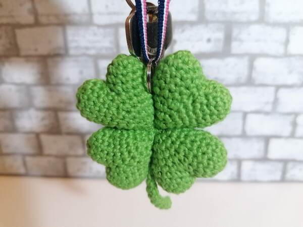 Crochet Four Leaf Clover Keychain  Crochet clover, Crochet keychain  pattern, Crochet patterns
