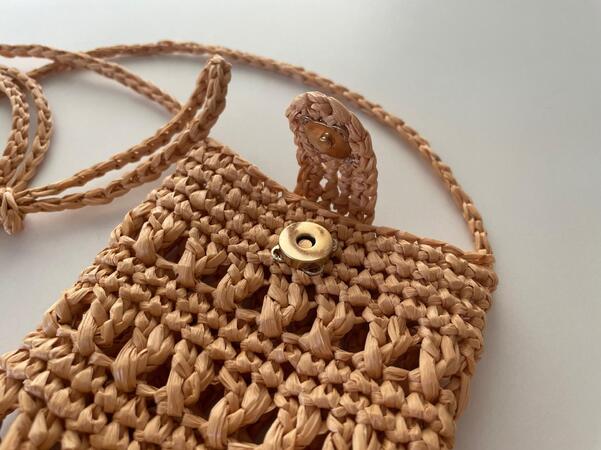 Crochet raffia crossbody bag pattern, mobile phone sleeve, straw 