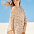 Sandfarbener Poncho mit Wellenmuster