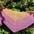 Flat triangular scarf „Sommerlächeln BE” – crochet pattern