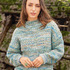 Pullover im Hebemaschenmuster in grün-blauem Farbverlauf