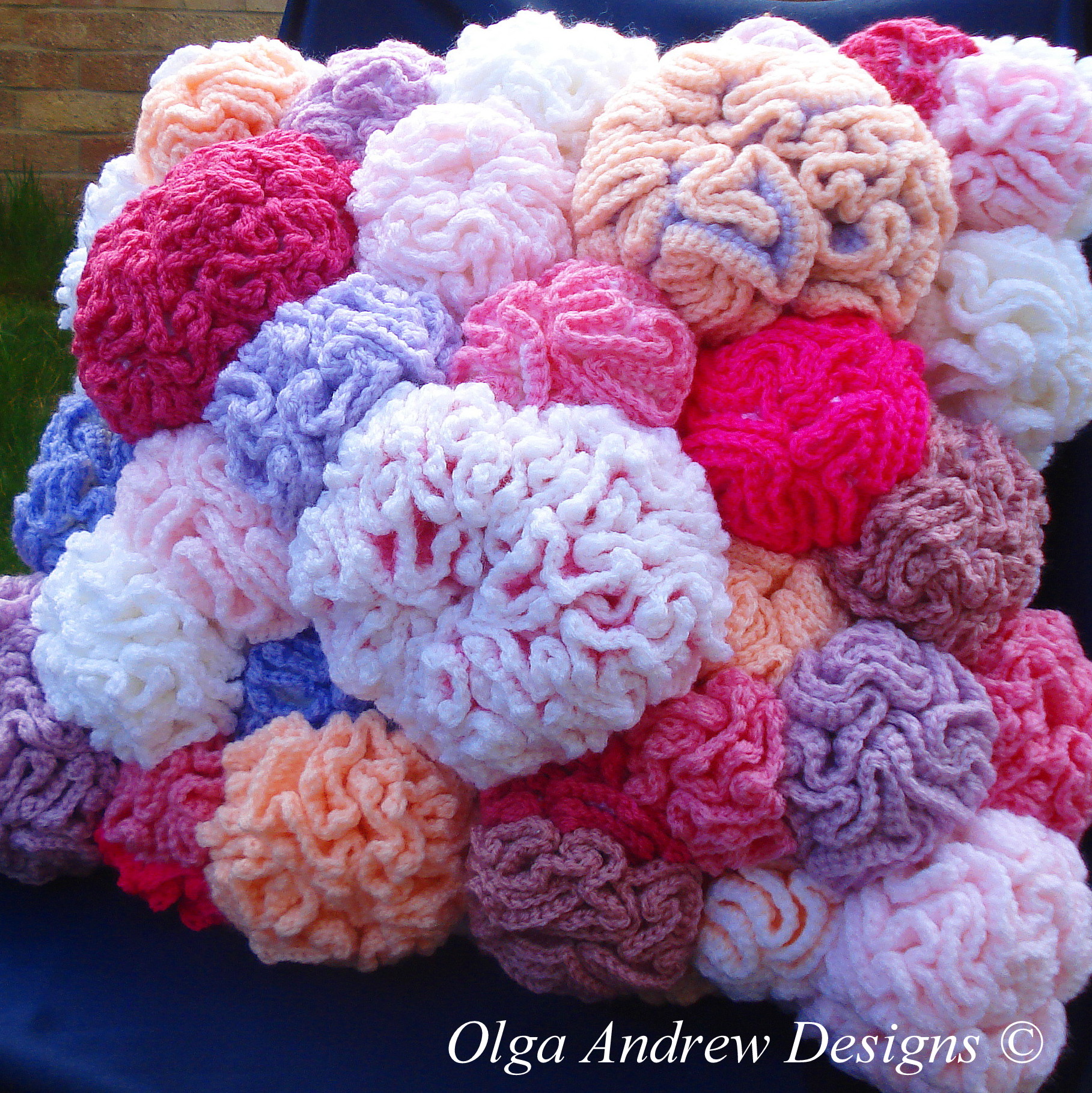 Pompom rug/chair seat cushion crochet pattern 064